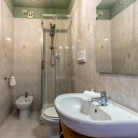 Luxury - Tentazioni Romantiche بيرودجا