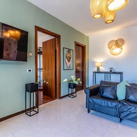 Luxury - Tentazioni Romantiche شقة بيرودجا